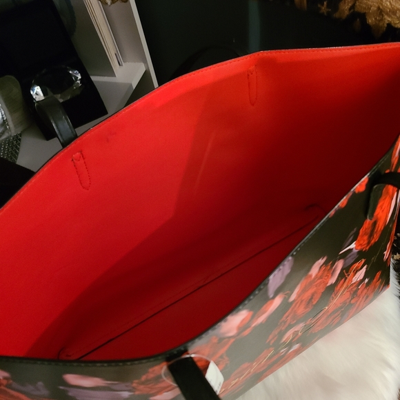 Victoria - Picture 2 of 4